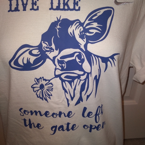 Nike tee live like someone left gate open cow tee - Picture 4 of 5